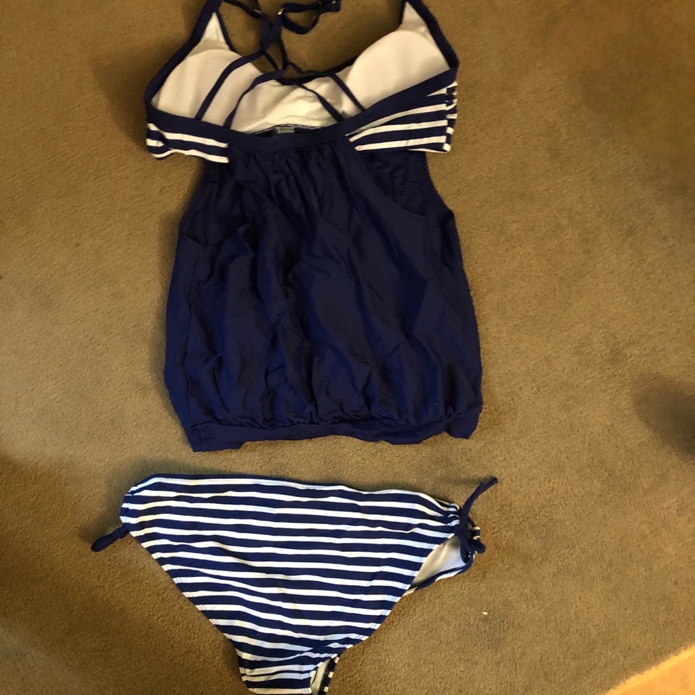Bathing suit w/ tank attached bottom L top M